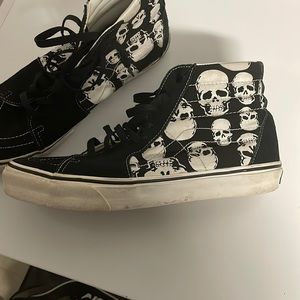 Vans High Top skulls